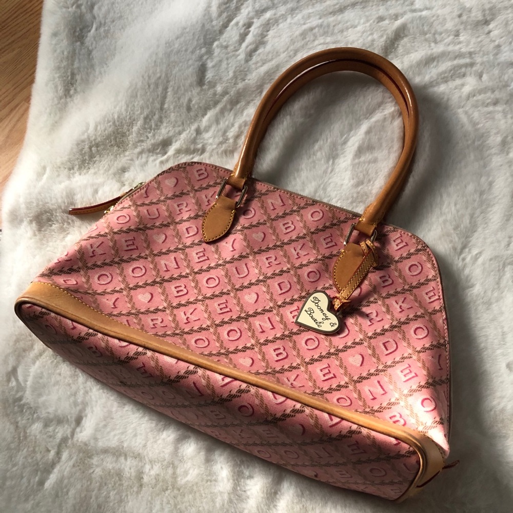 Dooney & Bourke LARA Large Satchel crossword Pink